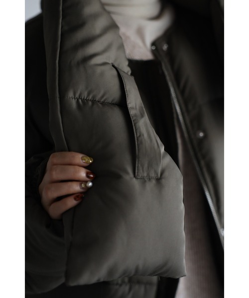 Bonjour Sagan（ボンジュールサガン）の「【ZOZO限定カラー】マフラー付きノーカラーダウンコート（ダウンジャケット/コート・レディース・アイボリー/ブラック/カーキ・FREE）」の7枚目の写真