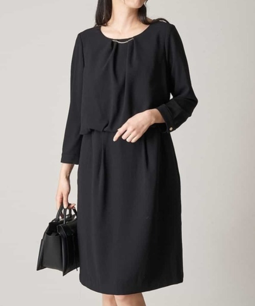 セール Ofuon オフオン のファッション ワンピース Ofuon オフオン のワンピース 洗濯機で洗える 洗濯機で洗える チャーム付きタックワンピース ワンピース 22登場