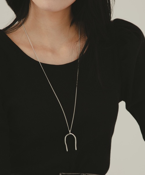 COLOR TOKYO ACCESSORIES（カラートウキョウアクセサリー）の「Uラインロングネックレス（ネックレス・レディース・シルバー/ゴールド・FREE）」の8枚目の写真