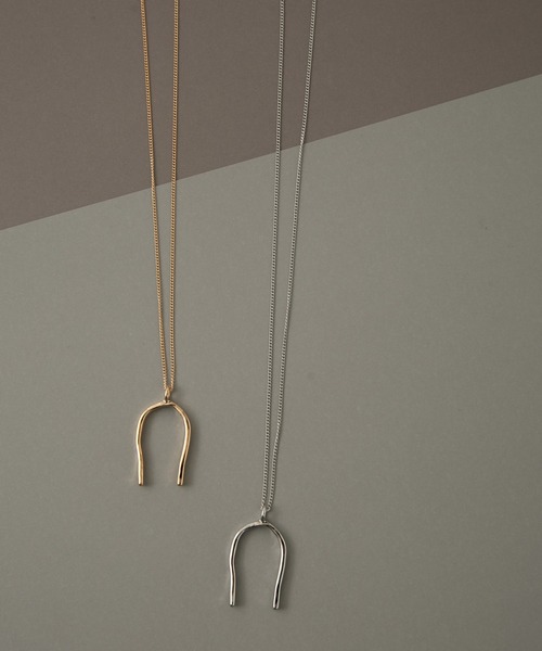COLOR TOKYO ACCESSORIES（カラートウキョウアクセサリー）の「Uラインロングネックレス（ネックレス・レディース・シルバー/ゴールド・FREE）」の4枚目の写真