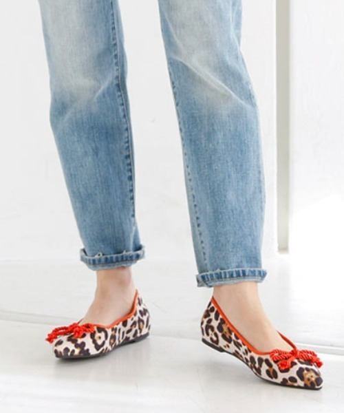 KOBE LETTUCE(コウベレタス)の「配色ポインテッドトゥバレエシューズ(バレエシューズ・レディース・その他/ホワイト/ブラック/レオパード/ラベンダー・L/LL/M/S)」の5枚目の写真