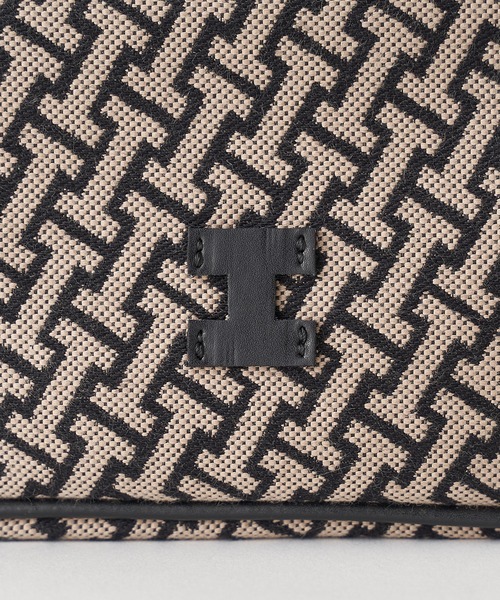 IACUCCI(イアクッチ)の「モノグランマ ポーチ JACQUARD/RUGA(ポーチ・レディース・キャメル/ライトグレー/ブラック・FREE)」の17枚目の写真