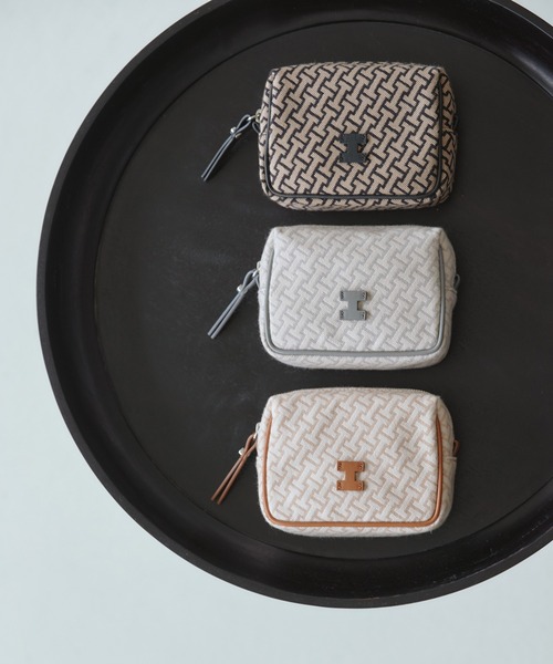 IACUCCI(イアクッチ)の「モノグランマ ポーチ JACQUARD/RUGA(ポーチ・レディース・キャメル/ライトグレー/ブラック・FREE)」の9枚目の写真