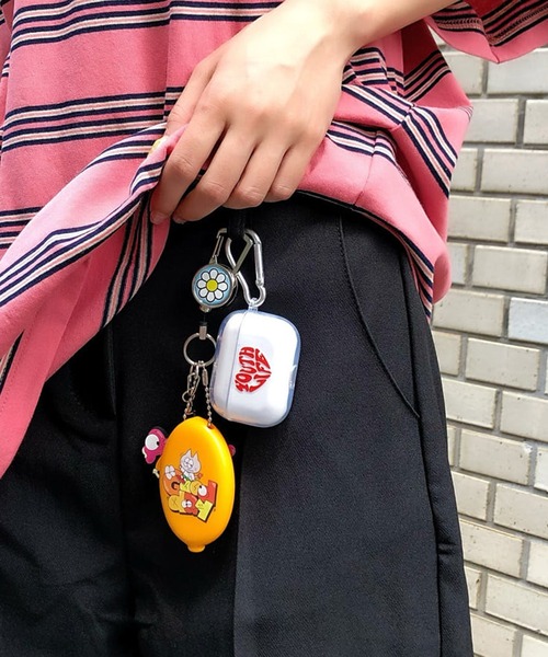 SPINNS(スピンズ)の「プリントデザイン ワイヤレスイヤホンケース(スマホグッズ・レディース・レッド/ブルー・ONESIZE/P/3)」の17枚目の写真