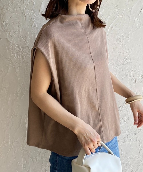 She's Closet（シーズクローゼット）の「ボトルネック肩タックノースリーブフレアプルオーバートップス（Tシャツ/カットソー・レディース・ブラック/モカ/アイボリー/グリーン・FREE）」の4枚目の写真