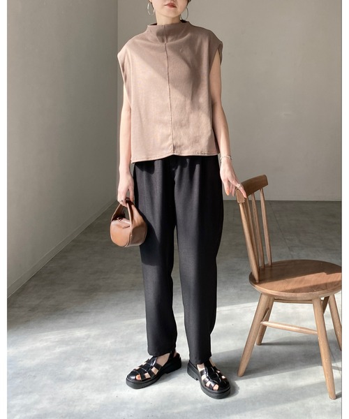 She's Closet（シーズクローゼット）の「ボトルネック肩タックノースリーブフレアプルオーバートップス（Tシャツ/カットソー・レディース・ブラック/モカ/アイボリー/グリーン・FREE）」の5枚目の写真