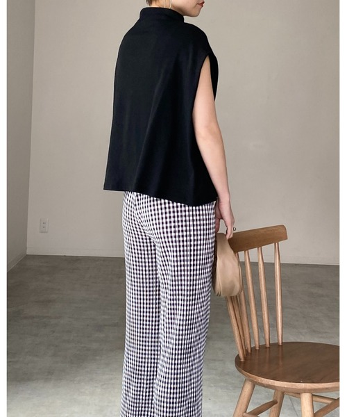 She's Closet（シーズクローゼット）の「ボトルネック肩タックノースリーブフレアプルオーバートップス（Tシャツ/カットソー・レディース・ブラック/モカ/アイボリー/グリーン・FREE）」の8枚目の写真