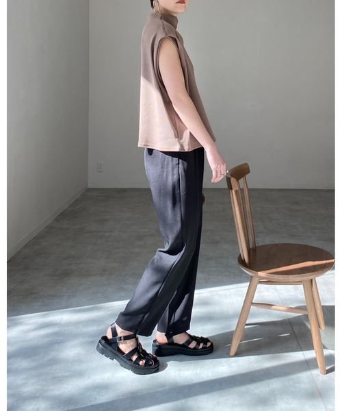 She's Closet（シーズクローゼット）の「ボトルネック肩タックノースリーブフレアプルオーバートップス（Tシャツ/カットソー・レディース・ブラック/モカ/アイボリー/グリーン・FREE）」の13枚目の写真