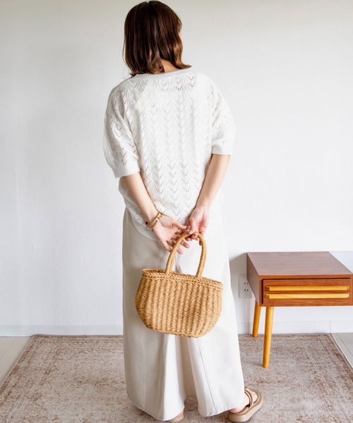 Amourire（アムリール）の「【yumiコラボ】透かし編みラウンドヘムニットプルオーバー（ニット/セーター・レディース・オフホワイト/ピンク/グリーン/ブラウン/アイボリー・M）」の11枚目の写真