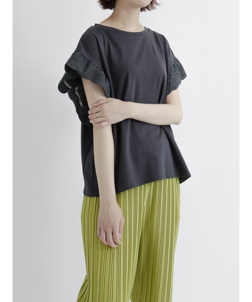 Samansa Mos2 blue（サマンサモスモスブルー）の「袖スカラップレースプルオーバー（Tシャツ/カットソー・レディース・ブラウン/オフホワイト/チャコール・ﾌﾘ-）」の3枚目の写真