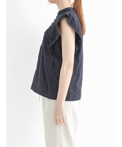 Te chichi（テチチ）の「オーバーレースラッフルスリーブブラウス（シャツ/ブラウス・レディース・ネイビー/オフホワイト/グリーン・ﾌﾘ-）」の9枚目の写真