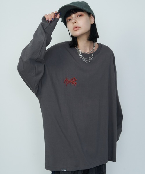 AIVER（アイバー）の「AIVER　棘刺繍ロンTEE（Tシャツ/カットソー・メンズ・ブラック/ホワイト/チャコールグレー・SMALL/MEDIUM/LARGE）」の3枚目の写真
