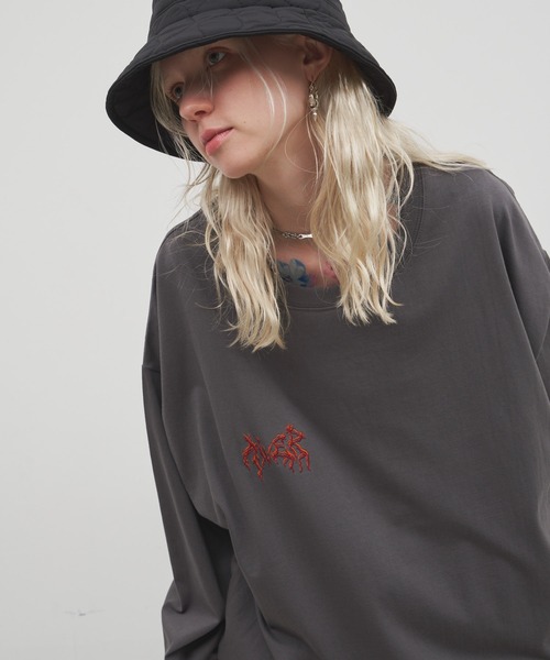 AIVER（アイバー）の「AIVER　棘刺繍ロンTEE（Tシャツ/カットソー・メンズ・ブラック/ホワイト/チャコールグレー・SMALL/MEDIUM/LARGE）」の19枚目の写真