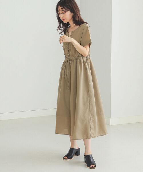 BEAMS HEART（ビームスハート）の「BEAMS HEART / 前釦 スキッパーネック ワンピース（ワンピース・レディース・ブラック/ベージュ/パープル系その他・ONESIZE）」の5枚目の写真