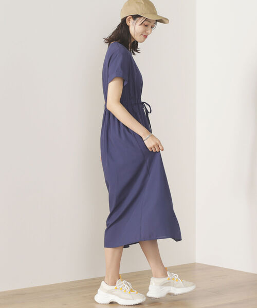 BEAMS HEART（ビームスハート）の「BEAMS HEART / 前釦 スキッパーネック ワンピース（ワンピース・レディース・ブラック/ベージュ/パープル系その他・ONESIZE）」の15枚目の写真