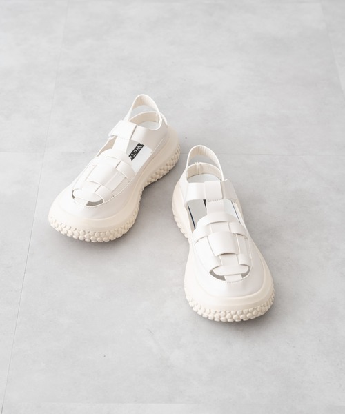 mebole(メボレ)の「厚底グルカサンダル(サンダル・レディース・ホワイト/ブラック/カーキ・SMALL/MEDIUM/LARGE)」の1枚目の写真