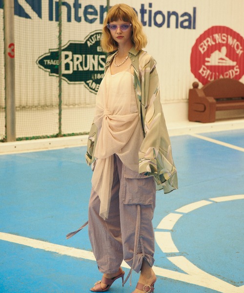 LA BELLE ETUDE（ラベルエチュード）の「ニュアンスリーフ柄配色パイピングGパンツ（その他パンツ・レディース・ライトグリーン/ネイビー・1/0）」の12枚目の写真