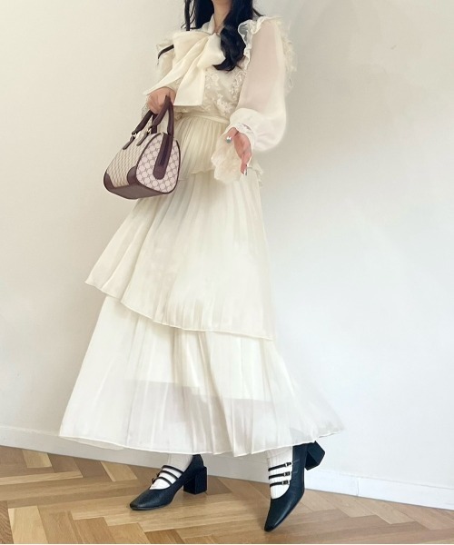 TITTY&CO.(ティティーアンドコー)の「【TITTY&CO.】プリーツティアードロングスカート(スカート・レディース・ブラック/アイボリー/ピンクベージュ・FREE)」の4枚目の写真