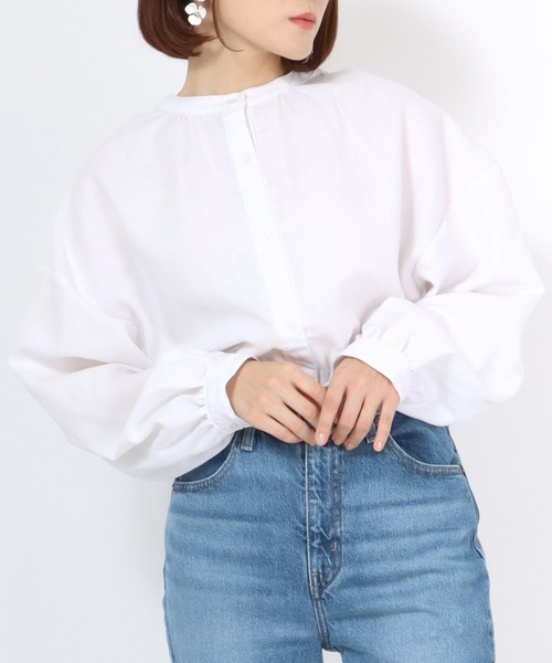 Salong hameu(サロン ハミュー)の「プチハイネックぽわん袖 前後2WAYブラウス レディース/長袖 無地シャツ(シャツ/ブラウス・レディース・オフホワイト/ブラック・M/L)」の2枚目の写真