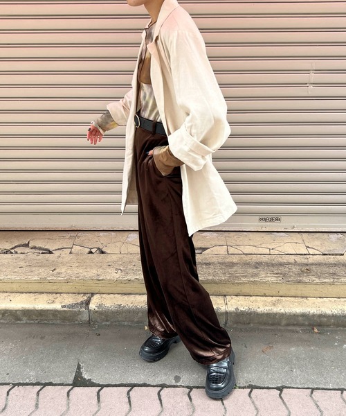 byYOUANCE(バイユアンス)の「ベロアストレートパンツ(その他パンツ・レディース・ブラック/ダークブラウン/グリーン/イエロー・FREE)」の7枚目の写真