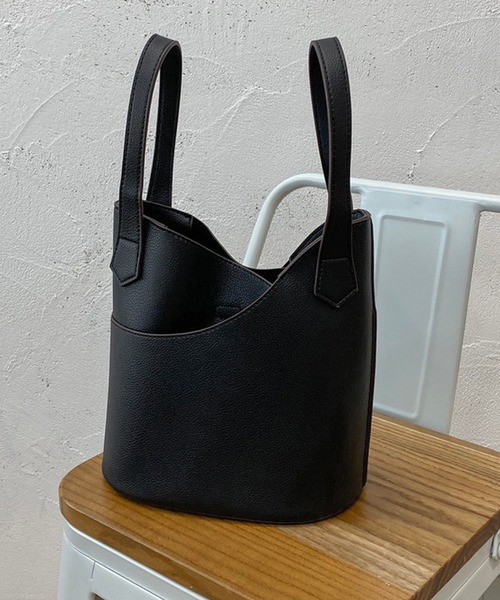 apres jour mignon(アプレジュールミニョン)の「【apresjour mignon×ARIAZ】2WAYバケツバッグ(ハンドバッグ・レディース・ブラック/グレイッシュベージュ・ONESIZE)」の5枚目の写真