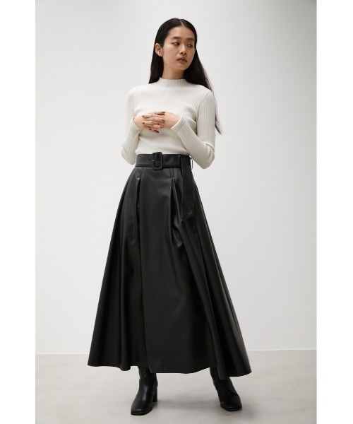 AZUL by moussy（アズールバイマウジー）の「FAUX LEATHER HIGH WAIST SKIRT/フェイクレザーハイウエストスカート（スカート・レディース・アイボリー/ブラック/ダークブルー・SMALL/MEDIUM）」の15枚目の写真