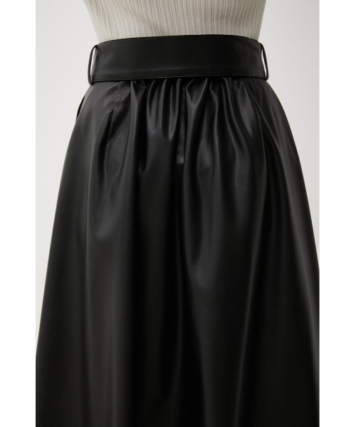 AZUL by moussy（アズールバイマウジー）の「FAUX LEATHER HIGH WAIST SKIRT/フェイクレザーハイウエストスカート（スカート・レディース・アイボリー/ブラック/ダークブルー・SMALL/MEDIUM）」の21枚目の写真