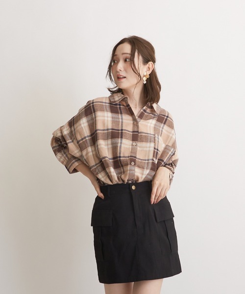 PAPAVER(パパヴェル)の「【papaver】ポケット付きビックシャツ(シャツ/ブラウス・レディース・モカ/ベージュ系2/ベージュ系1・MEDIUM)」の4枚目の写真