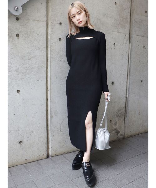 MURUA（ムルーア）の「ハーフジップスリットナローワンピース（ワンピース・レディース・ブラック/グリーン/モカ・FREE）」の5枚目の写真