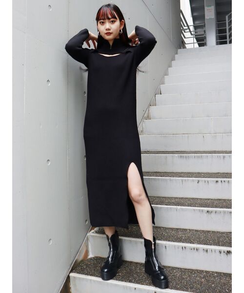 MURUA（ムルーア）の「ハーフジップスリットナローワンピース（ワンピース・レディース・ブラック/グリーン/モカ・FREE）」の8枚目の写真