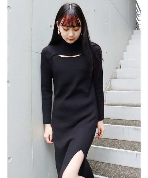 MURUA（ムルーア）の「ハーフジップスリットナローワンピース（ワンピース・レディース・ブラック/グリーン/モカ・FREE）」の9枚目の写真