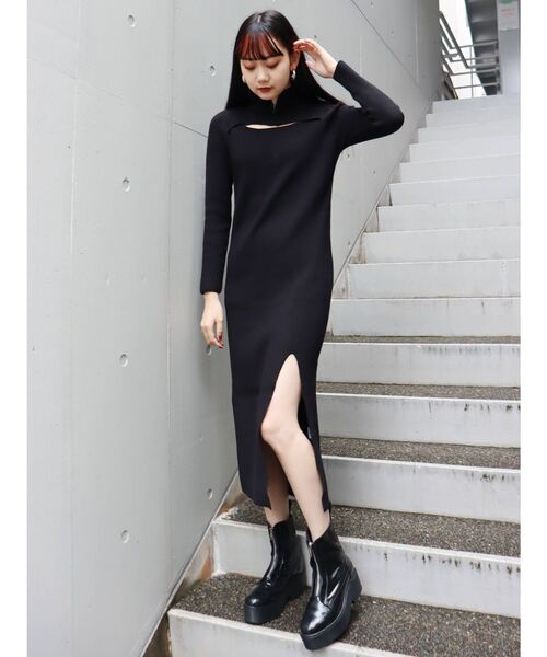 MURUA（ムルーア）の「ハーフジップスリットナローワンピース（ワンピース・レディース・ブラック/グリーン/モカ・FREE）」の17枚目の写真