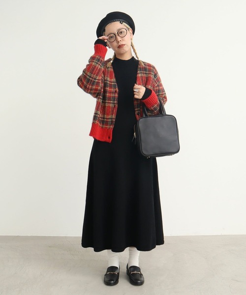 AMBIDEX(アンビデックス)の「WGハイネックフレアーワンピース(ワンピース・レディース・ブラック/ブルー/レッド・FREE)」の10枚目の写真