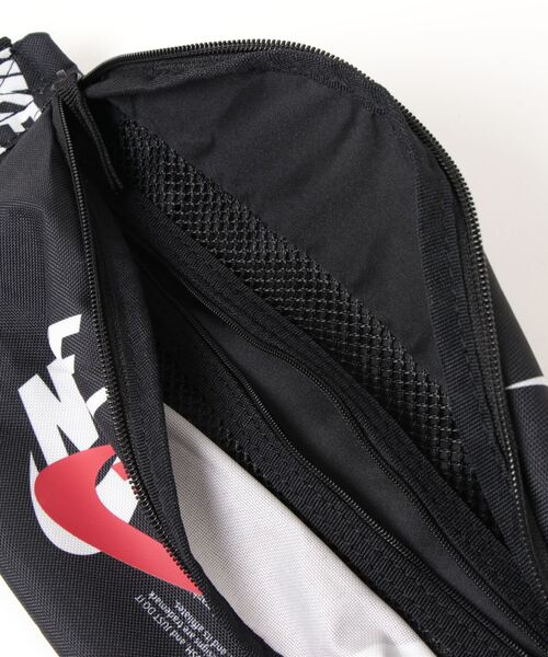 emmi（エミ）の「【NIKE】ﾍﾘﾃｰｼﾞｳｪｽﾄﾊﾟｯｸ（ボディバッグ/ウエストポーチ・レディース・ブラック・FREE）」の2枚目の写真