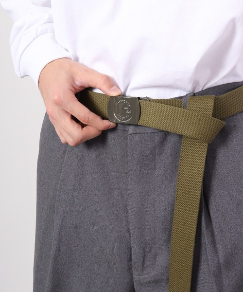 CONVERSE(コンバース)の「CONVERSE カラーバックル ガチャベルト(ベルト・メンズ・レッド/カーキ/イエロー/ブラック/ネイビー/ホワイト・FREE)」の8枚目の写真