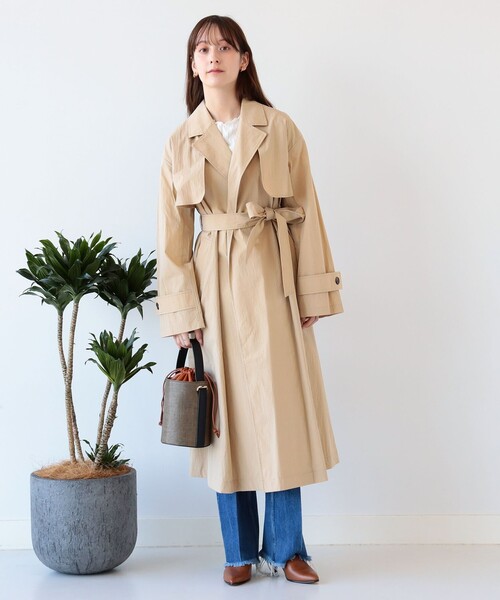 Ray BEAMS（レイビームス）の「Ray BEAMS / サイド スリット ラップ コート（トレンチコート・レディース・ライトブルー/ベージュ・0/1）」の20枚目の写真