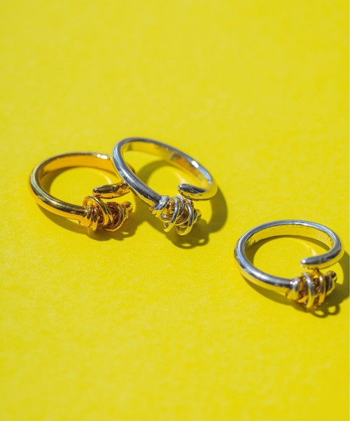 LAPUIS（ラピュイ）の「LAPUIS(ラピュイ)Coil HugリングA（リング・レディース・シルバー/ゴールド/マルチ・11号/9号/7号）」の8枚目の写真