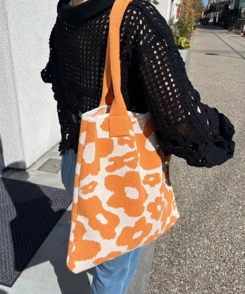 nemne store（ネンネストア）の「【nemne】フラワーニットトートバッグ（トートバッグ・レディース・イエロー/グリーン・フリー）」の3枚目の写真