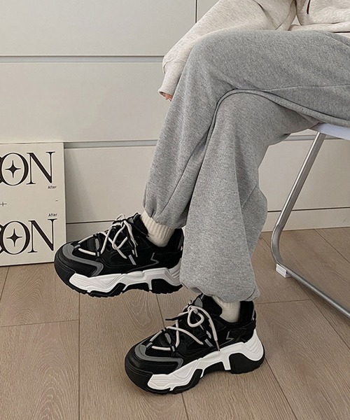 aimoha（アイモハ）の「ユニセックス厚底ソールスニーカー（スニーカー・レディース・ブラック/ベージュ/ホワイト・23.0cm/25.0cm/24.0cm/23.5cm/24.5cm/22.5cm）」の14枚目の写真