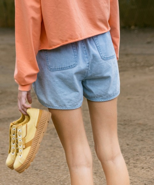 ROXY（ロキシー）の「GRAVEL/ロキシーショートパンツ（デニムパンツ・レディース・ブルー/インディゴブルー・MEDIUM/LARGE/SMALL）」の8枚目の写真