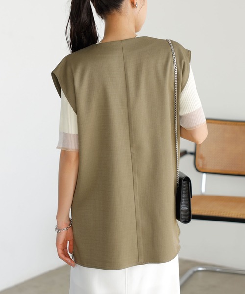 GeeRA（ジーラ）の「リネンライクスラブプルオーバーベスト（ベスト・レディース・カーキ/ブラック/アイボリー・MEDIUM）」の6枚目の写真