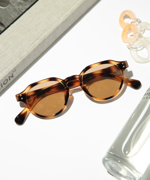 SETUP7（セットアップセブン）の「【SETUP7】ボストン×ウェリントン ボスリントンUVカットカラーレンズサングラス TNY（サングラス・レディース・ブラック/ブラウン/グレー/ゴールド/ブラック系その他2/ブラック系その他3/ブラック系その他4/ブラック系その他5/ブラック系その他6/グレー系その他2/ブラウン系その他2/ブラウン系その他3/ブラウン系その他4/ブラック系7/ブラック系8/ブラック系9/その他/ブラック系その他/ブラウン系その他5/グレー系その他/ブラウン系その他6・FREE）」の19枚目の写真