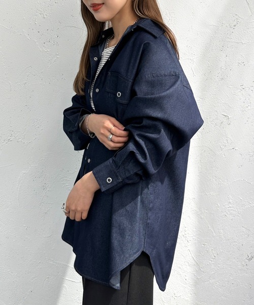 apres jour mignon(アプレジュールミニョン)の「デニムBIGシャツ【ZOZOTOWN限定アイテム】(シャツ/ブラウス・レディース・ブラック/インディゴブルー・フリー/X-LARGE)」の1枚目の写真