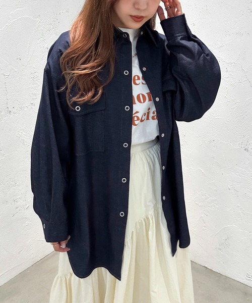apres jour mignon(アプレジュールミニョン)の「デニムBIGシャツ【ZOZOTOWN限定アイテム】(シャツ/ブラウス・レディース・ブラック/インディゴブルー・フリー/X-LARGE)」の13枚目の写真
