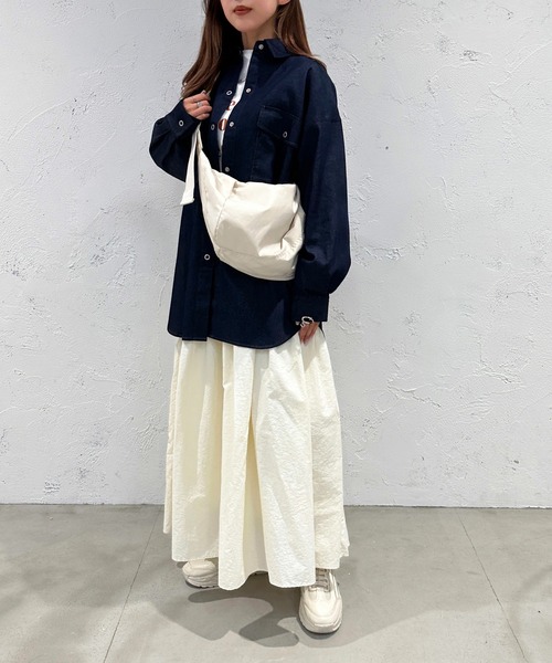 apres jour mignon(アプレジュールミニョン)の「デニムBIGシャツ【ZOZOTOWN限定アイテム】(シャツ/ブラウス・レディース・ブラック/インディゴブルー・フリー/X-LARGE)」の17枚目の写真