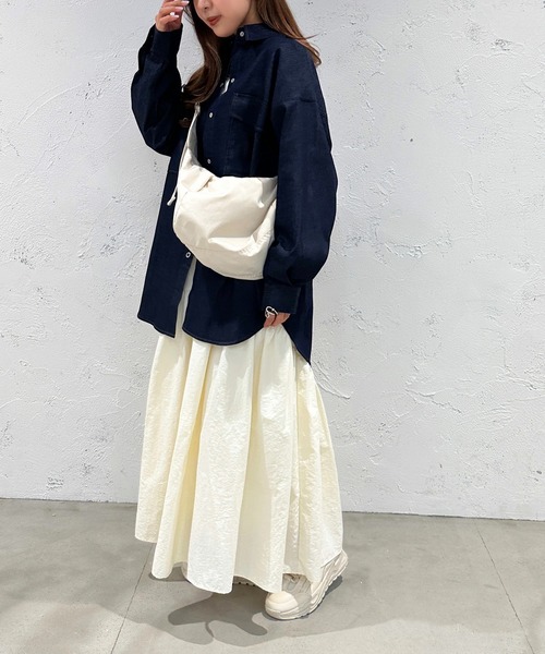 apres jour mignon(アプレジュールミニョン)の「デニムBIGシャツ【ZOZOTOWN限定アイテム】(シャツ/ブラウス・レディース・ブラック/インディゴブルー・フリー/X-LARGE)」の18枚目の写真