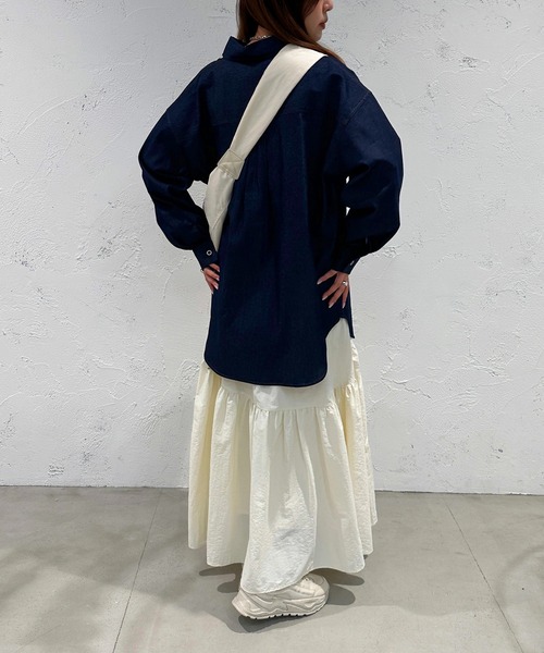 apres jour mignon(アプレジュールミニョン)の「デニムBIGシャツ【ZOZOTOWN限定アイテム】(シャツ/ブラウス・レディース・ブラック/インディゴブルー・フリー/X-LARGE)」の19枚目の写真