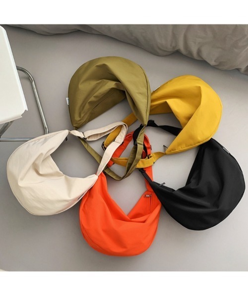 mushwear(マッシュウェア)の「防水ボディショルダー(ショルダーバッグ・メンズ・ブラック/ホワイト/グリーン/イエロー/オレンジ・FREE)」の10枚目の写真