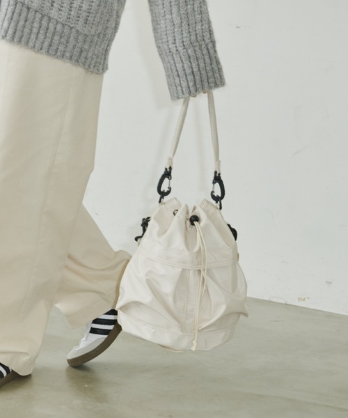 Auntie Rosa Holiday（アンティローザホリデー）の「ミリタリーバッグ / 2WAY / 軽量素材（ショルダーバッグ・レディース・カーキ/アイボリー/ブラック・FREE）」の22枚目の写真