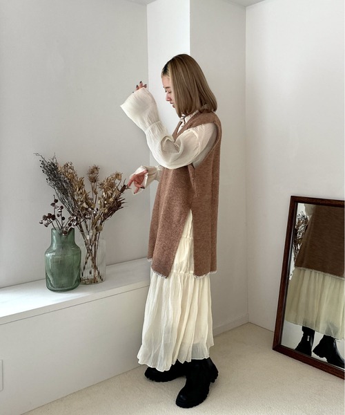 Olu.（オルドット）の「サイドスリットステッチニットベスト（ベスト・レディース・グレー系/ブラック/モカ・FREE）」の9枚目の写真